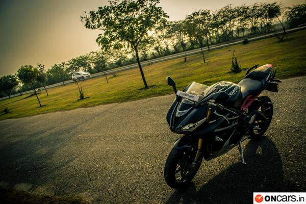 Triumph Daytona 675r Road Test Review Blistering Superpower India Com