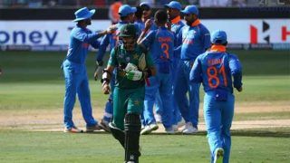 INDvsPAK: टीम इंडिया के गेंदबाजों ने पाकिस्तान को किया पस्त, भुवी-केदार के तूफान में उड़े बैट्समैन