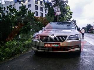 2016 Skoda Superb spotted testing in India sans Camouflage