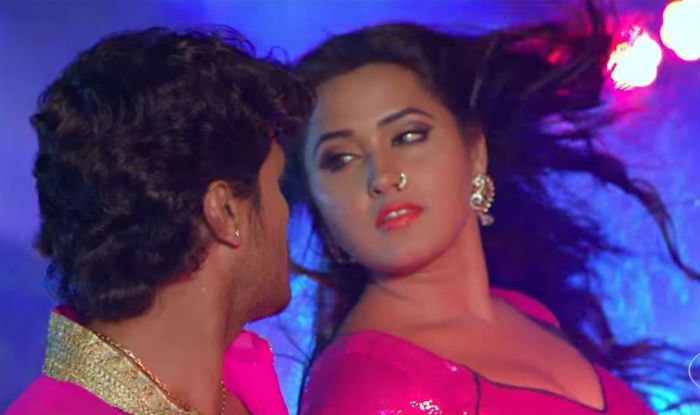 Bhojpuri Actors Khesari Lal Yadav Kajal Raghwanis Sensuous Dance In Sarso Ke Sagiya Crosses 63 0060