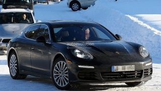 Porsche Panamera facelift spied without camouflage