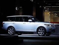 2013 Frankfurt Motor Show: Hybrid versions of Range Rover and Range Rover Sport revealed