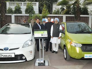 PM Manmohan Singh encourages use of electric technology