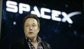 Warren Buffett Says Tesla Can't Sell Insurance, Elon Musk Hits Back