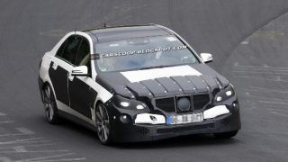 2013 Mercedes-Benz E63 AMG caught lapping the Nurburgring