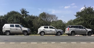 2018 Mahindra XUV500 Facelift Spied Testing in India with Mahindra TUV300 Plus & S201