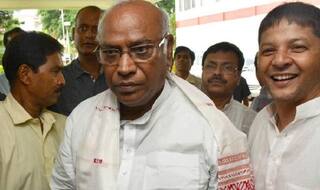 'Delay in Meeting Over New CBI Chief Because of Govt's Mistake,' Alleges Kharge