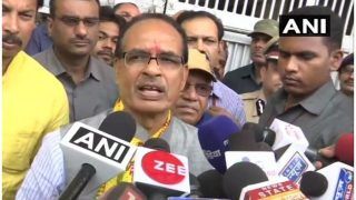 Madhya Pradesh Assembly Elections 2018: Congress Should at Least Respect Its Own Leaders, Shivraj Singh Chouhan Takes Dig After Digvijay Singh's Statement