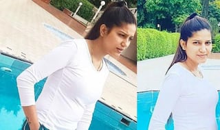 व्हाइट टीशर्ट-ग्रीन पैंट्स, सपना चौधरी का नया टशन लुक देखा आपने...