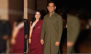 MSD, Sakshi's Traditional Navratri Look Will Give Serious Couple Goals