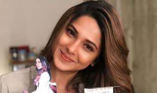 Jennifer Winget is All Smiles Holding a Basket of White Roses in This Adorable Picture
