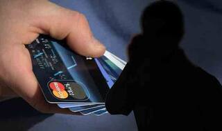 राज्‍यसभा का सदस्‍य बनवाने का दावा कर ठग लिए एक करोड़ रुपये, गिरफ्तार