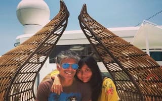 पूर्व सुपरमॉडल मिलिंद सोमन और अंकिता कोंवर ने शेयर की रोमांटिक फोटोज, देखें...