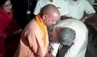 C'garh CM Touches Feet of Yogi Adityanath, 20 Years His Junior, Before Filing Nomination Papers
