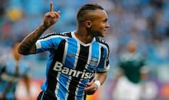 Manchester United Linked to Brazilian Forward Everton Soares as Alexis, Lukaku Fail to Impress