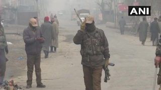 जम्मू कश्मीर: सोपोर में बस स्टैंड के पास आतंकियों ने ग्रेनेड से किया हमला, 20 घायल