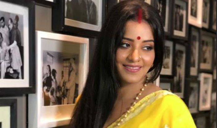 Bhojpuri Actress And Nazar Fame Monalisa Looks Sizzling Hot in Yellow Saree And Red Sindoor – See Picture Bhojpuri Actress And Nazar Fame Monalisa Looks Sizzling Hot in Yellow Saree And Red Sindoor – See Picture