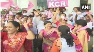 Telangana Assembly Election Results 2018: तेलंगाना के रुझानों में टीआरएस को दो तिहाई बहुमत, जश्न शुरू