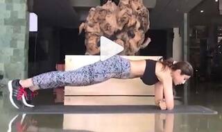 Video: 3 गुलाब जामुन खाकर कैलोरीज बर्न करने को शिल्पा शेट्टी ने की एक दर्जन एक्‍सरसाइज, देखें...