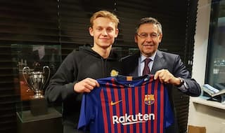 Barcelona Signs Dutch Midfielder De Jong For 75 Million Euros