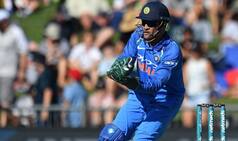 5th ODI: Faster Than Speed of Light | Dhoni's Brilliance Bamboozles Neesham in Tricky Chase | WATCH