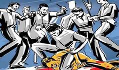 मध्य प्रदेश: बच्चा चोर होने के शक में कांग्रेस नेताओं की ही पिटाई, ग्रामीणों पर मुकदमा दर्ज