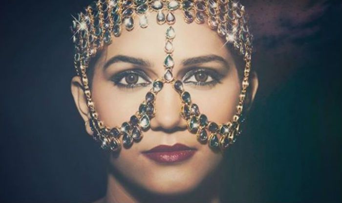 Haryanvi Bombshell Sapna Choudhary Looks Hot AF as She Wears Jewellery on Her Face And Sports Bold Lips – See Picture Haryanvi Bombshell Sapna Choudhary Looks Hot AF as She Wears Jewellery on Her Face And Sports Bold Lips – See Picture