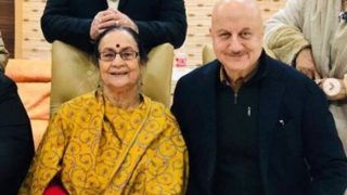 Anupam Kher's Mother Mocks His Acting in The Accidental Prime Minister, Says Manmohan Singh 'Shareef Tha Bechara'