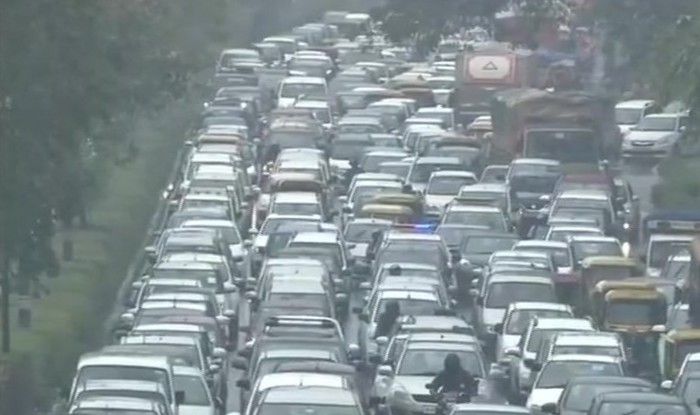 Heavy Showers in Delhi-NCR, Waterlogging Triggers Traffic Jam Heavy Showers in Delhi-NCR, Waterlogging Triggers Traffic Jam
