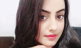 Akshara Singh Slays in Black Outfit And Glossy Pink Lips, Pictures Will Make You Smile