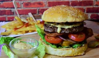 Eating Junk Food Raises Risk of Psychological Disorders, Depression: Study