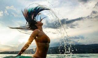 VIDEO: कैटरीना कैफ ने बाल झटक कर दिया ऐसा पोज..फिर फैंस बोले, मार डाला