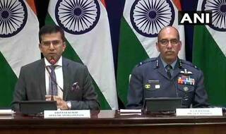 सरकार ने कहा- हमारा एक पायलट गायब है, पाकिस्तान ने उसकी गिरफ्तारी का किया है दावा