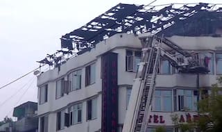 होटल में आग लगने से 17 की मौत, 4 साल पूरे होने का जश्न नहीं मनाएगी आप सरकार