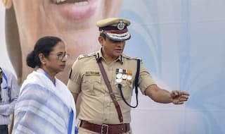 ममता के धरने में शामिल होने पर इन अफसरों को 'सबक' खिखाएगी केंद्र सरकार