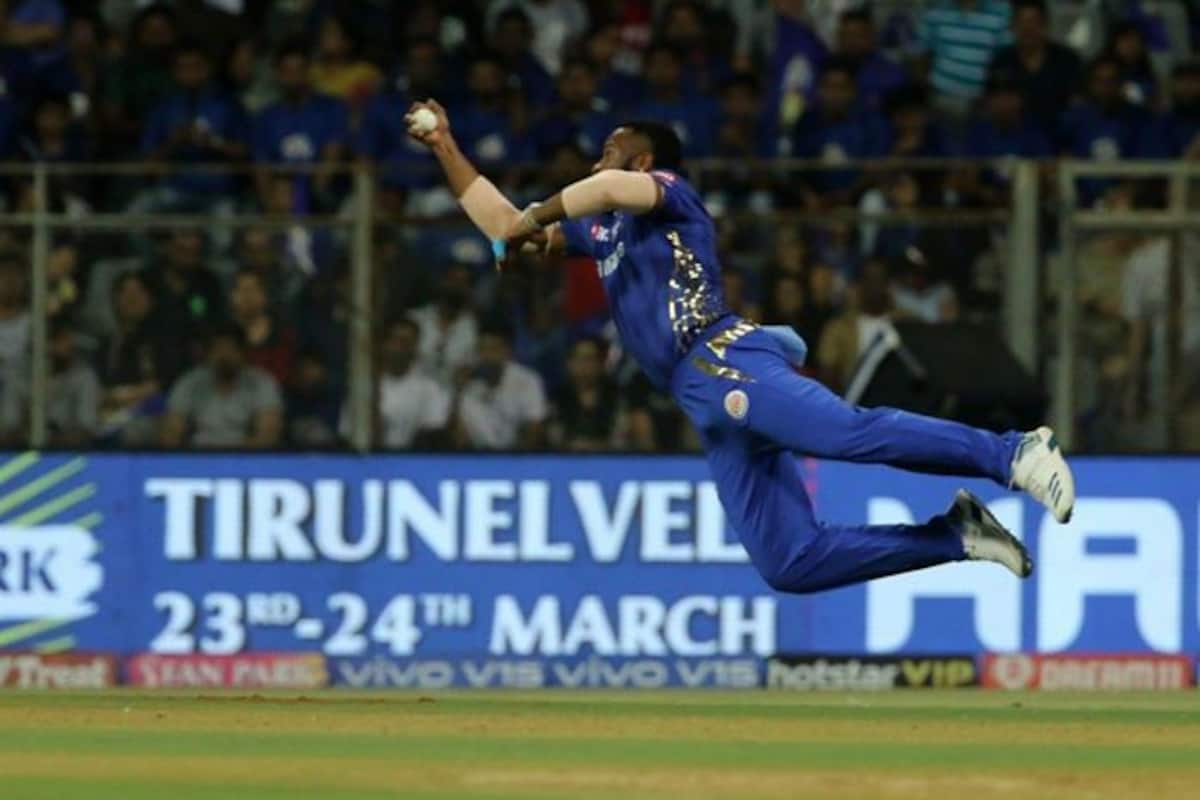 Kieron Pollard Takes a One-Handed Catch to Send Delhi Captain ...