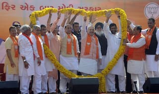 SAD's Prakash Singh Badal Heaps Praise on PM Modi For His Decisive Nature