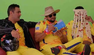 धोनी और रैना के साथ चेन्नई की टीम में यह दूल्हा कहां से आया, देखें Video