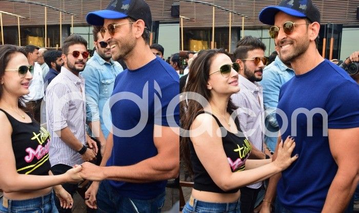 Hrithik Roshan Reunites With His Kaho Naa… Pyaar Hai Co-Star Ameesha Patel Hrithik Roshan and Ameesha Patel