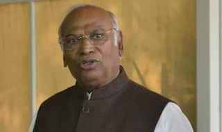 Congress Nominates Mallikarjun Kharge, M Veerappa Moily Among 18 For Karnataka