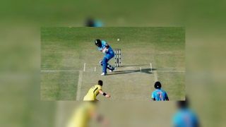 4th ODI: Virat Kohli Attempts Most Outrageous Shot Ever Against Australian Pacer Jason Behrendorff in Mohali | WATCH VIDEO