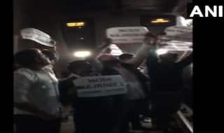 NSUI Members Stop Metro Train Demanding Fee Concession For DU Students