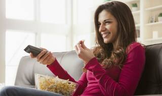 Here's Why You Must Never Snack While Binge Watching TV