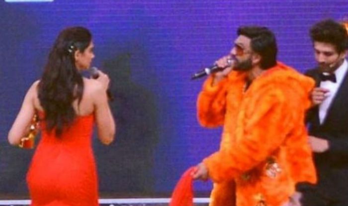 Deepika Padukone And Ranveer Singh Take Pheres at Zee Cine Awards Deepika Padukone And Ranveer Singh Take Pheres at Zee Cine Awards