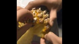 Viral Video of Eating Pineapple Correctly is Making Netizens go Crazy, Watch