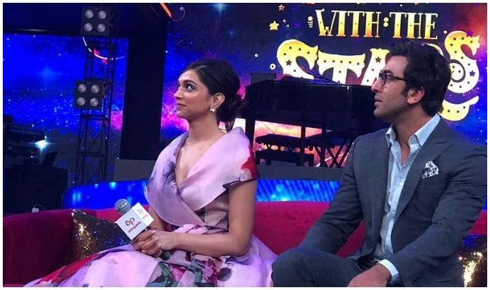 Deepika Padukone-Ranbir Kapoor Shake a Leg to Ranveer's Aankh Maarey From Simmba Deepika Padukone-Ranbir Kapoor Shake a Leg to Ranveer’s Aankh Maarey From Simmba