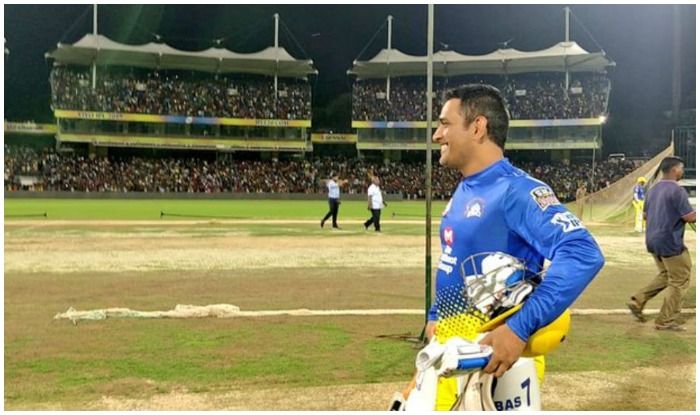 MS Dhoni Gets a King-Like Welcome on Entering Chepauk MS Dhoni