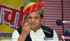 Congress Leader Ahmed Patel Tests COVID Positive, Asks Those Who Came in Contact to Get Tested