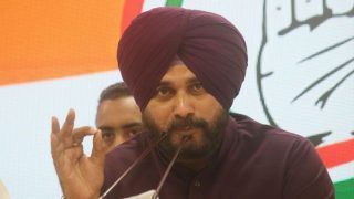 Navjot Singh Sidhu Tells People to Hit Modi Government For a Sixer