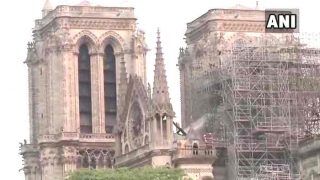 पेरिस में 850 साल पुराने नोट्रे डेम कैथेड्रल में लगी आग, फायर ब्रिगेड ने बचाए दो टावर पेरिस में 850 साल पुराने नोट्रे डेम कैथेड्रल में लगी आग, फायर ब्रिगेड ने बचाए दो टावर